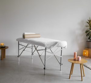 Massageraum mit angenehmer Atmosphäre